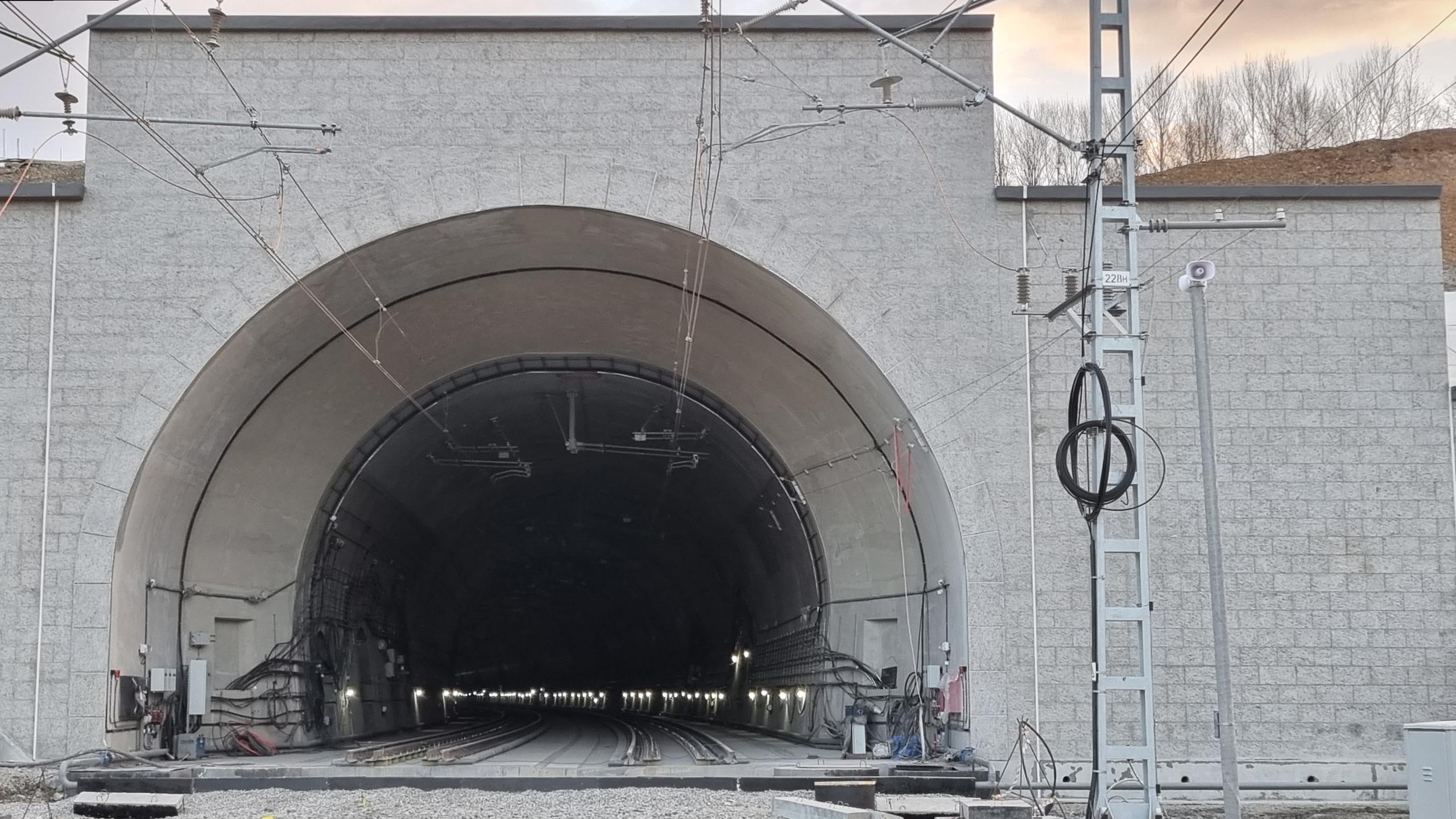 Завершающие работы по прокладке туннеля