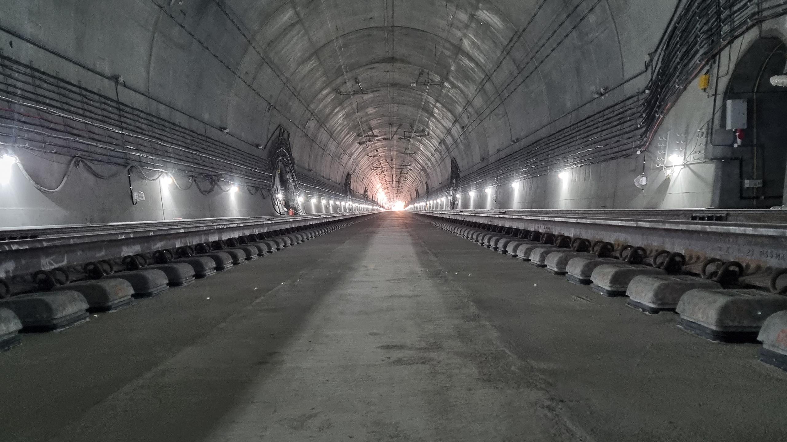 Завершающие работы по прокладке туннеля